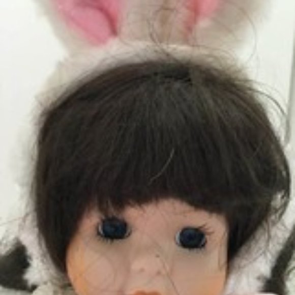 Collectible House Of Lloyd Christmas Around The World Bunny Porcelain 14" Doll - Picture 2 of 10